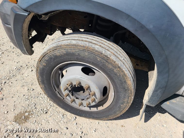 image for item DH5850 2006 Ford F550 Super Duty  bucket truck