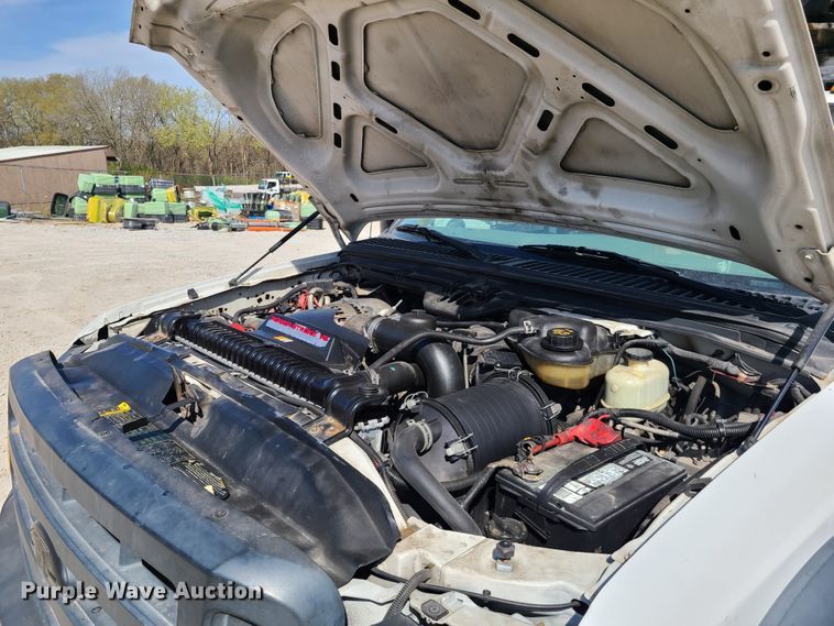 image for item DH5850 2006 Ford F550 Super Duty  bucket truck