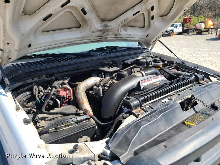 image for item DH5850 2006 Ford F550 Super Duty  bucket truck