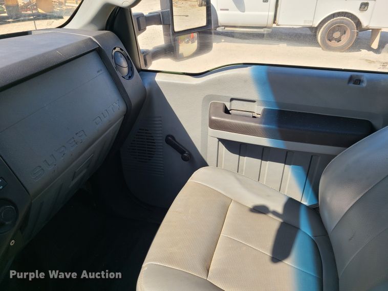 image for item DH5851 2012 Ford F550 Super Duty  flatbed truck