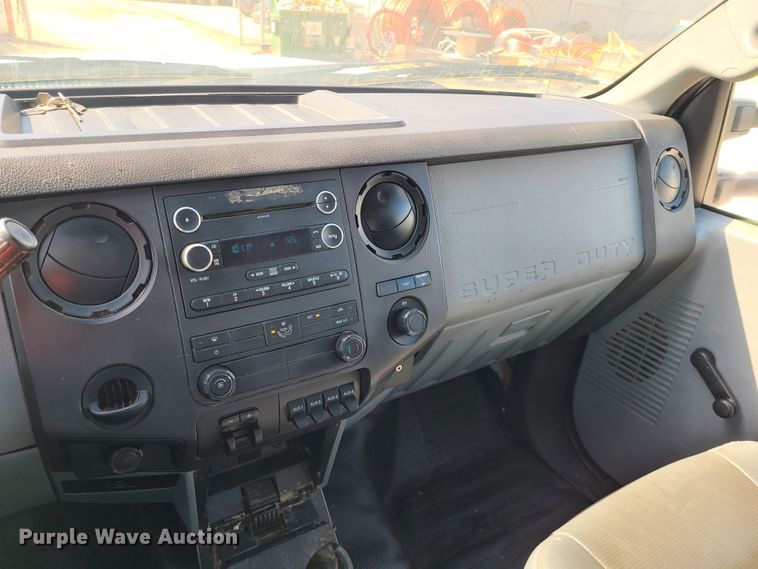 image for item DH5851 2012 Ford F550 Super Duty  flatbed truck