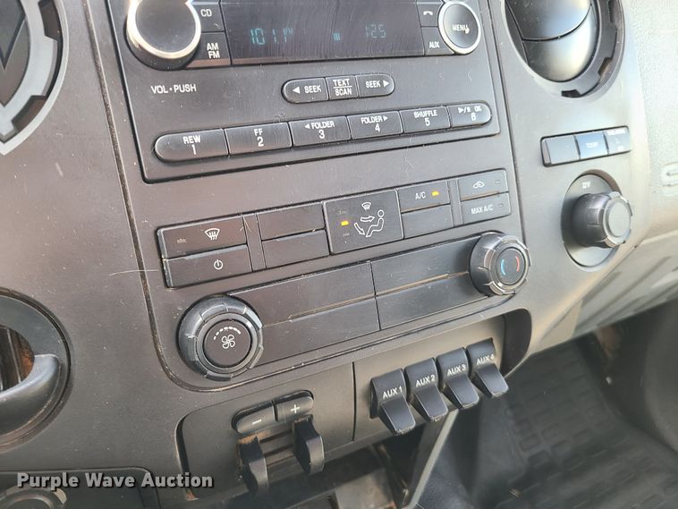 image for item DH5851 2012 Ford F550 Super Duty  flatbed truck