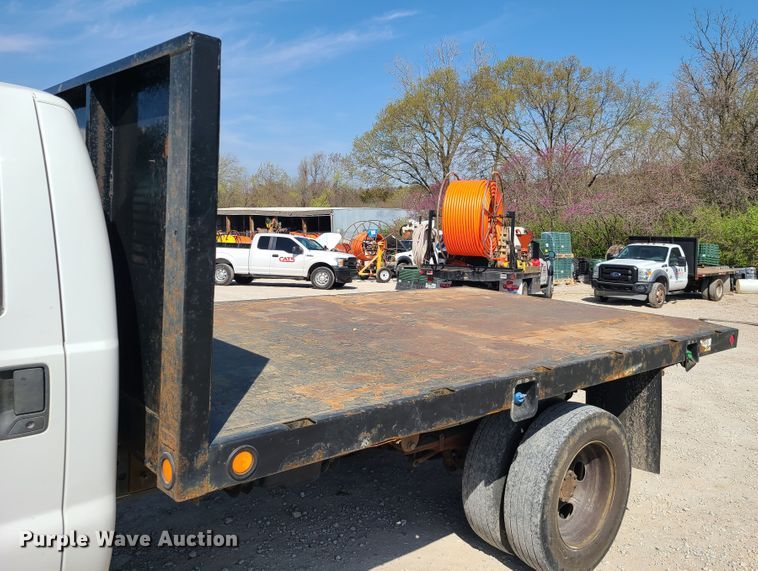 image for item DH5851 2012 Ford F550 Super Duty  flatbed truck