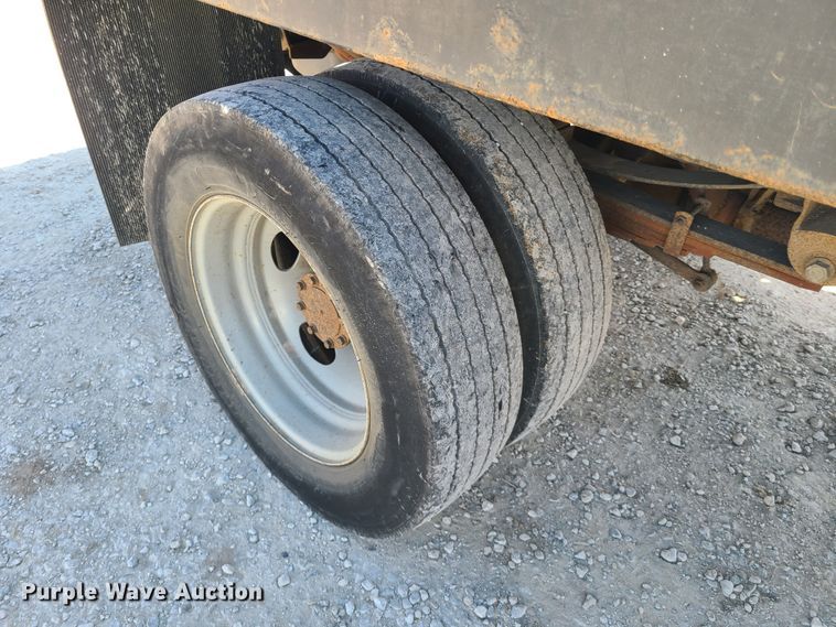 image for item DH5851 2012 Ford F550 Super Duty  flatbed truck