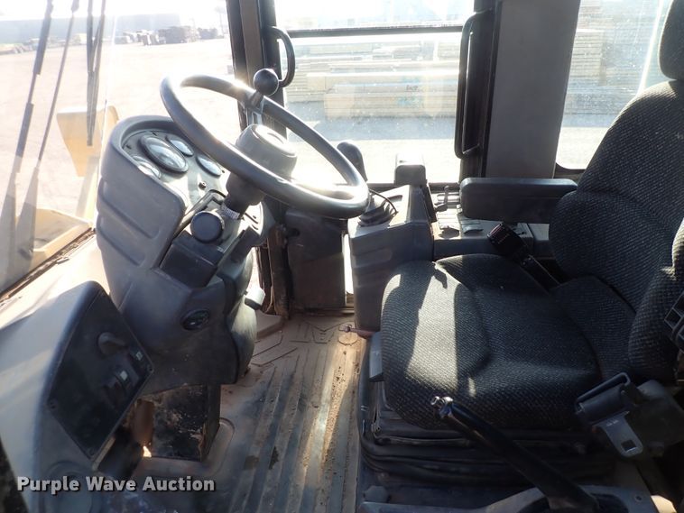 image for item DI7368 2002 Caterpillar 938G  wheel loader