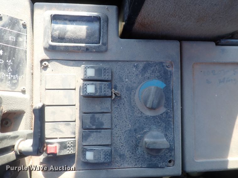 image for item DI7368 2002 Caterpillar 938G  wheel loader