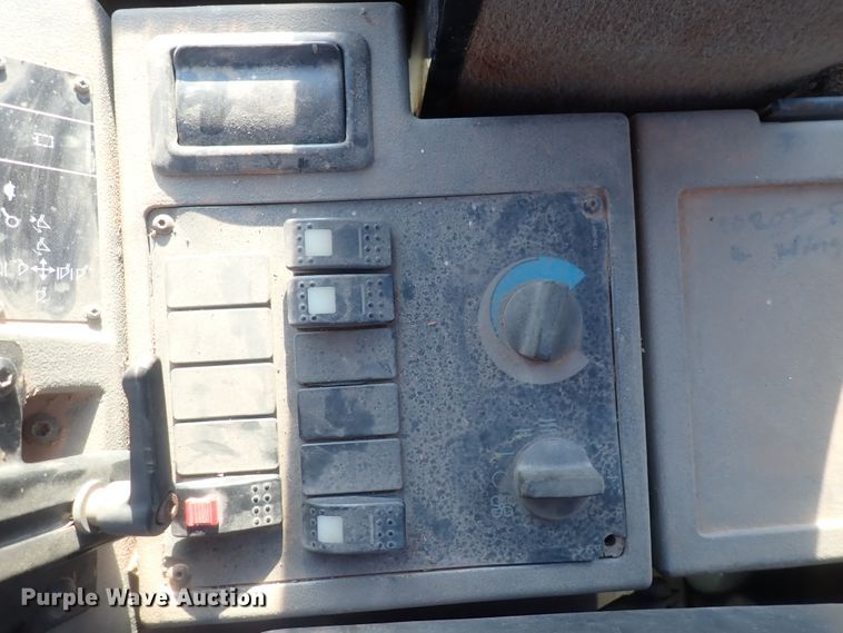 image for item DI7368 2002 Caterpillar 938G  wheel loader