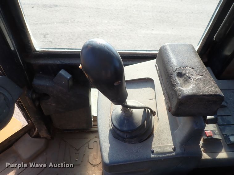 image for item DI7368 2002 Caterpillar 938G  wheel loader