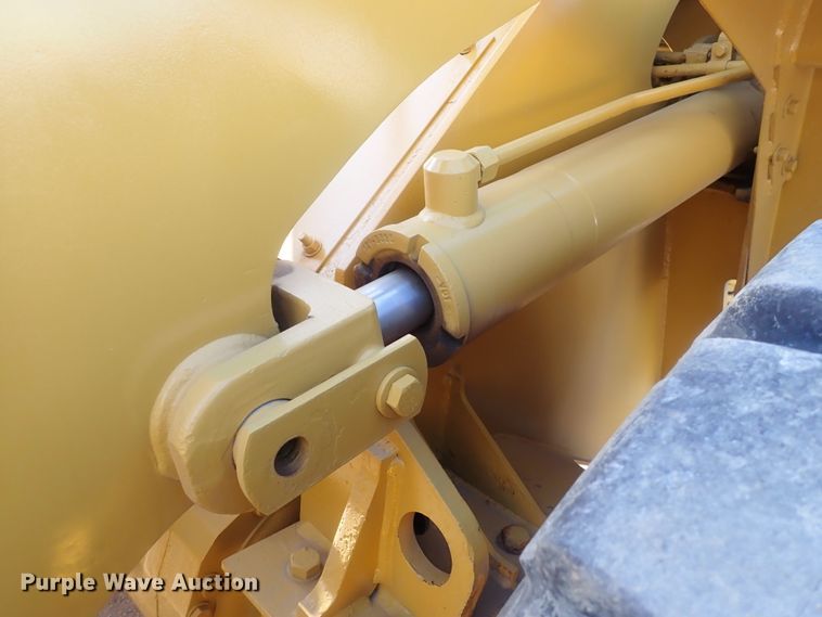 image for item DI7368 2002 Caterpillar 938G  wheel loader