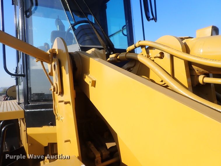 image for item DI7368 2002 Caterpillar 938G  wheel loader