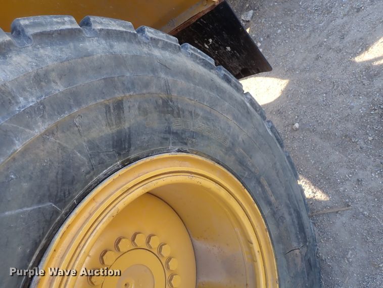 image for item DI7368 2002 Caterpillar 938G  wheel loader