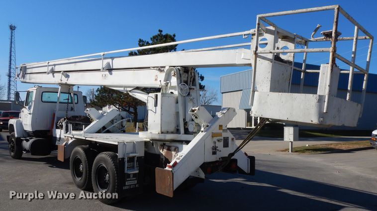 image for item DI8086 1985 Ford 9000  bucket truck