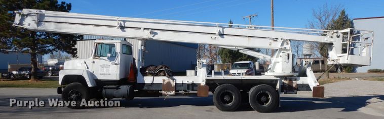 image for item DI8086 1985 Ford 9000  bucket truck