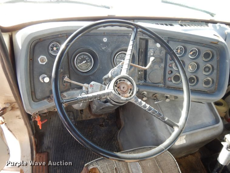 image for item DI8086 1985 Ford 9000  bucket truck