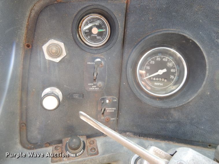 image for item DI8086 1985 Ford 9000  bucket truck