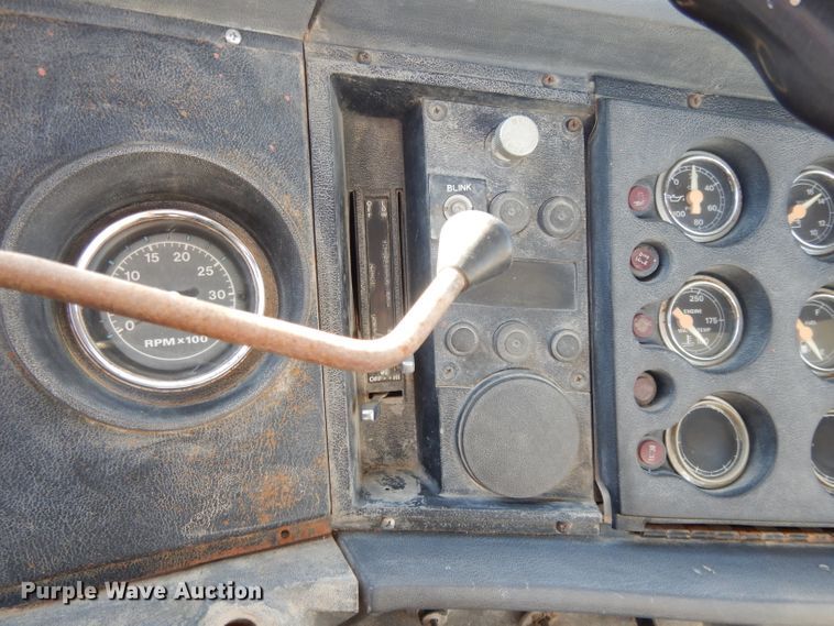 image for item DI8086 1985 Ford 9000  bucket truck