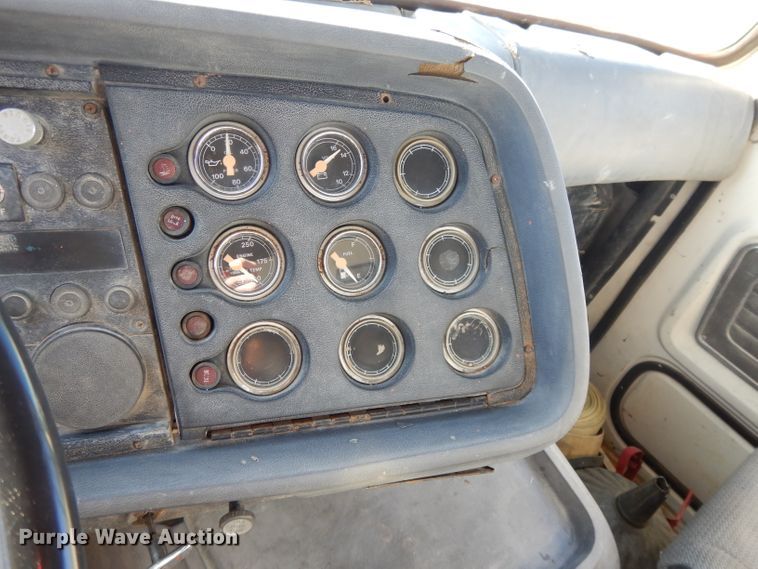 image for item DI8086 1985 Ford 9000  bucket truck