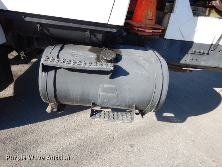 image for item DI8086 1985 Ford 9000  bucket truck