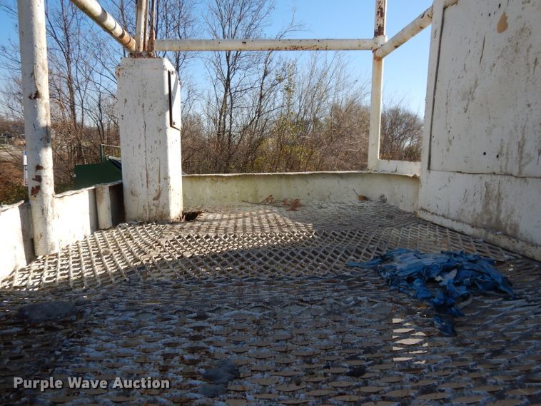 image for item DI8086 1985 Ford 9000  bucket truck