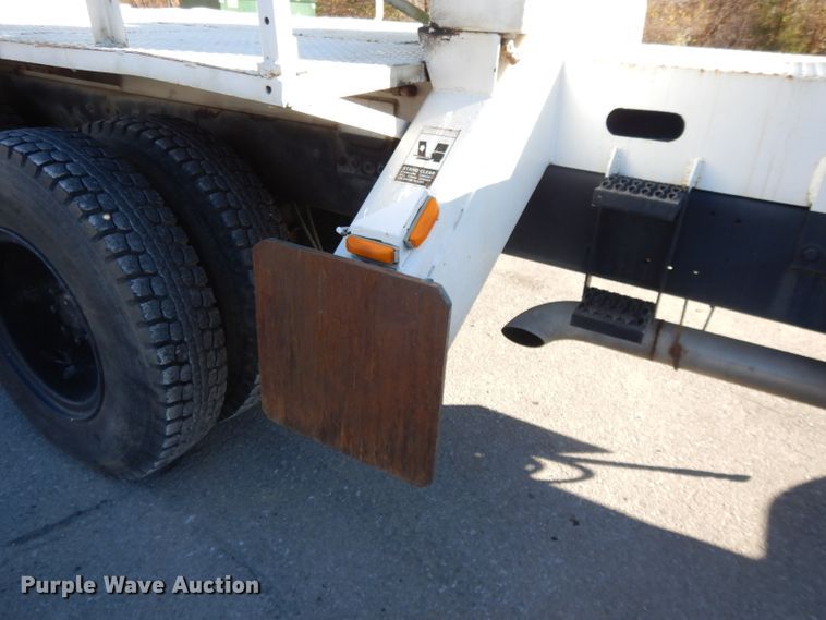 image for item DI8086 1985 Ford 9000  bucket truck