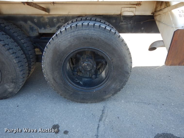 image for item DI8086 1985 Ford 9000  bucket truck