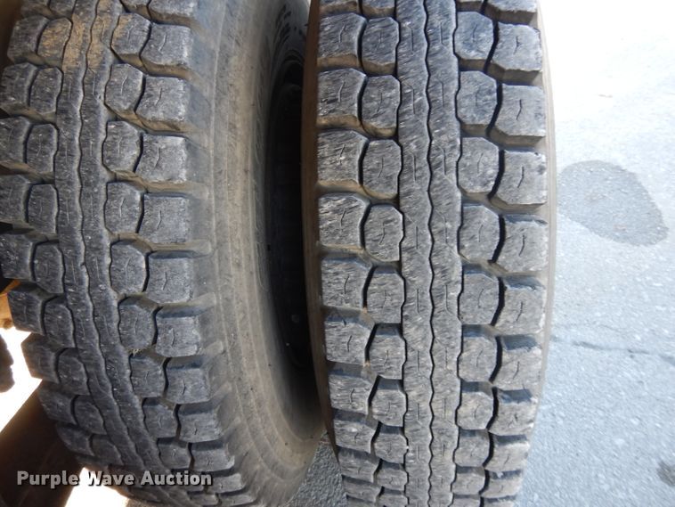 image for item DI8086 1985 Ford 9000  bucket truck