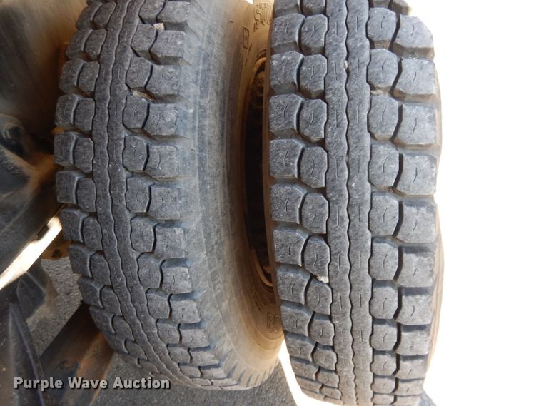 image for item DI8086 1985 Ford 9000  bucket truck