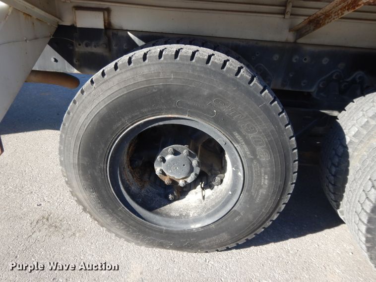 image for item DI8086 1985 Ford 9000  bucket truck