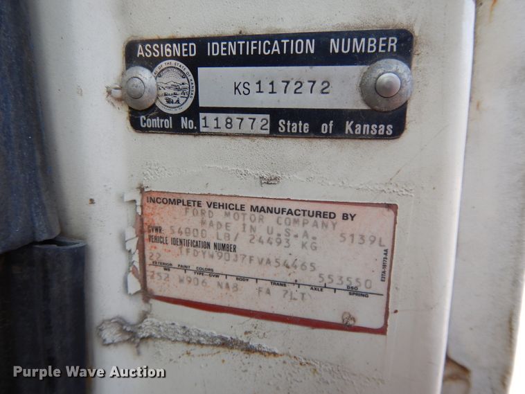 image for item DI8086 1985 Ford 9000  bucket truck