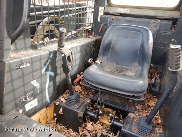 image for item DJ0286 1998 New Holland LX865  skid steer loader