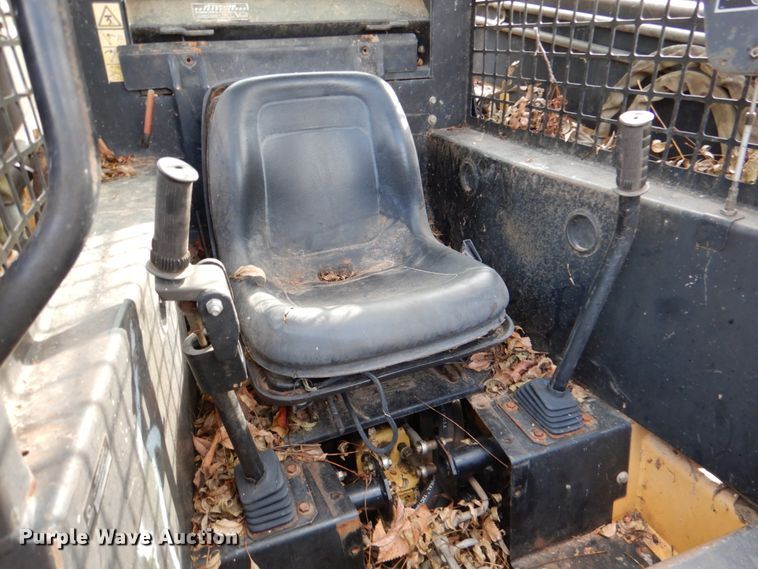 image for item DJ0286 1998 New Holland LX865  skid steer loader