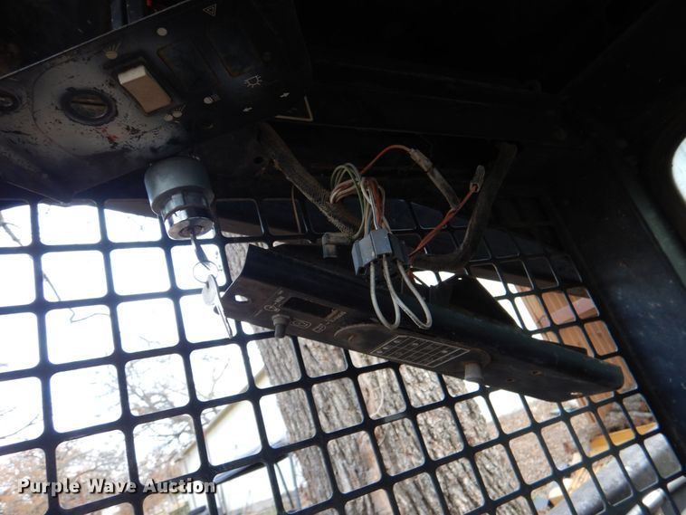 image for item DJ0286 1998 New Holland LX865  skid steer loader