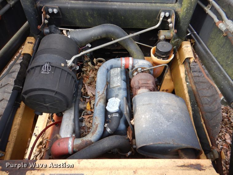 image for item DJ0286 1998 New Holland LX865  skid steer loader