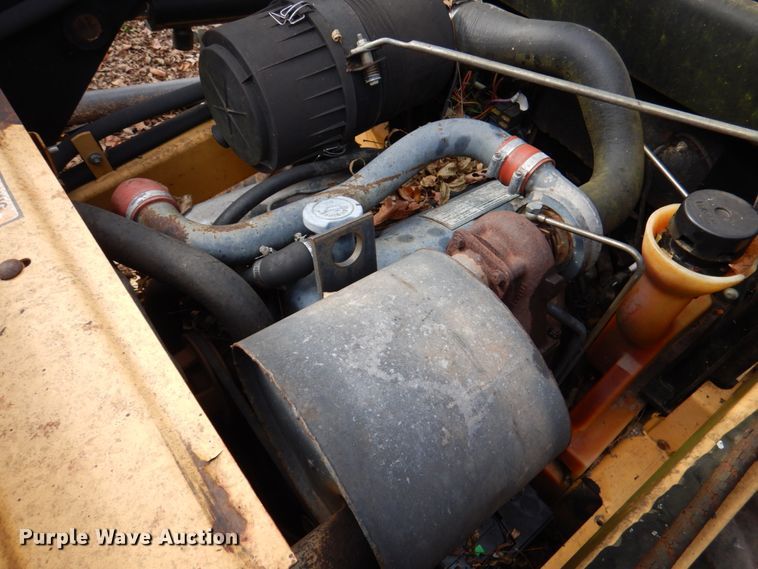 image for item DJ0286 1998 New Holland LX865  skid steer loader