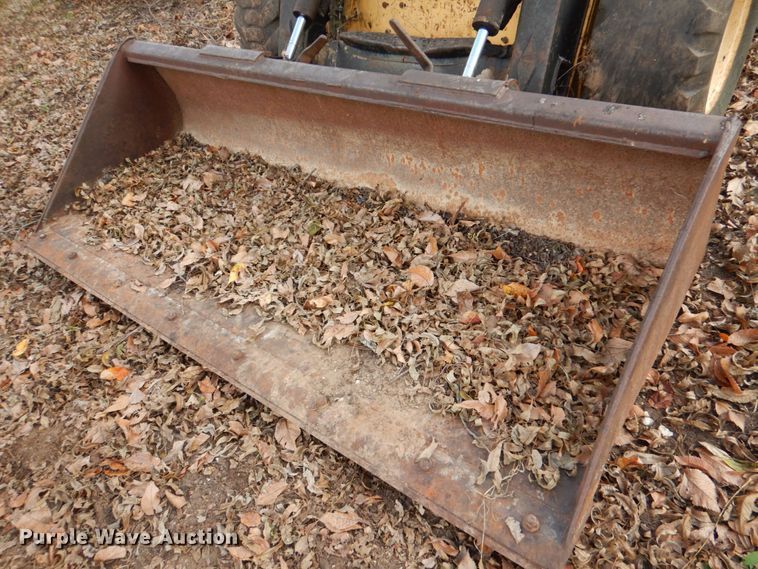 image for item DJ0286 1998 New Holland LX865  skid steer loader