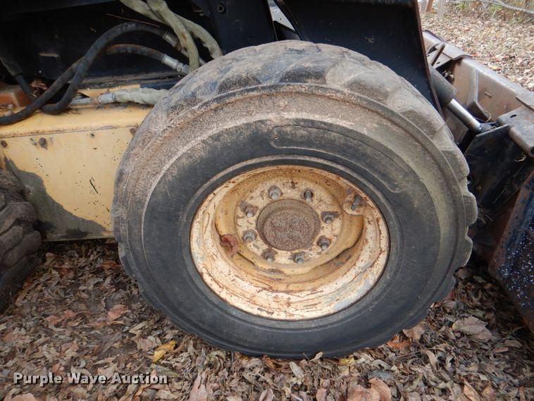 image for item DJ0286 1998 New Holland LX865  skid steer loader