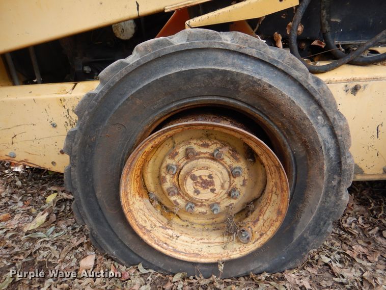 image for item DJ0286 1998 New Holland LX865  skid steer loader