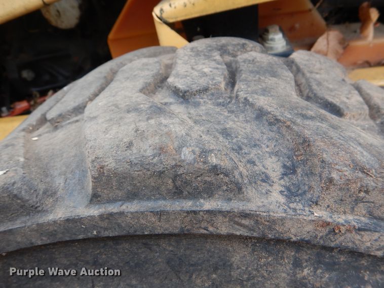 image for item DJ0286 1998 New Holland LX865  skid steer loader