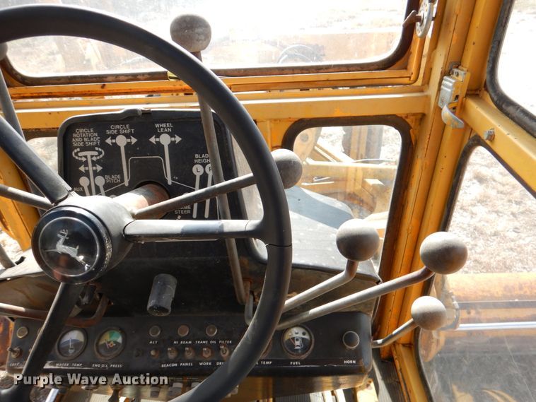 image for item DJ0291 John Deere 570A  motor grader