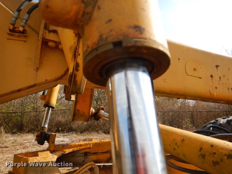 image for item DJ0291 John Deere 570A  motor grader