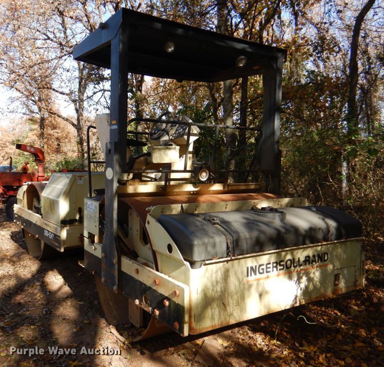 image for item DJ0301 1999 Ingersoll Rand DD130  double drum roller