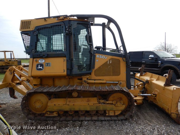 image for item DJ0437 2005 John Deere 650J LT  dozer