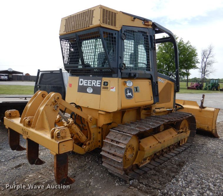 image for item DJ0437 2005 John Deere 650J LT  dozer