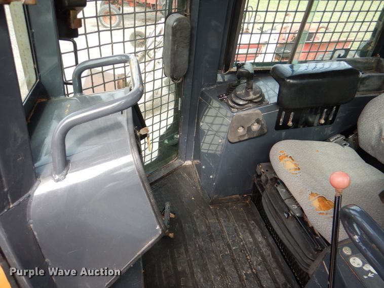 image for item DJ0437 2005 John Deere 650J LT  dozer