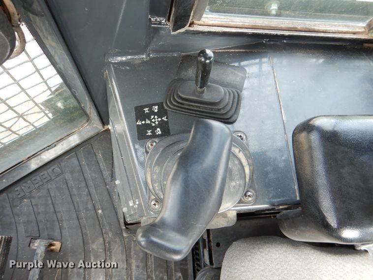 image for item DJ0437 2005 John Deere 650J LT  dozer