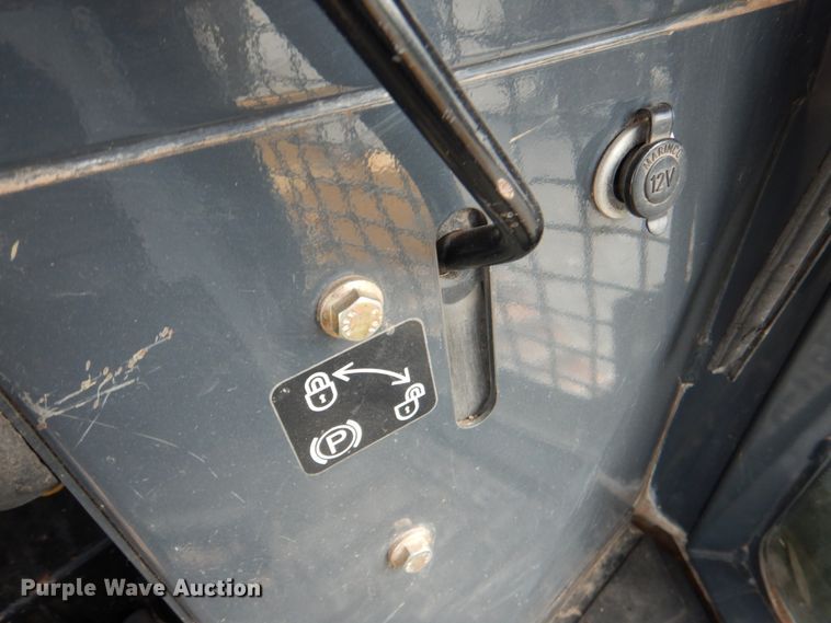 image for item DJ0437 2005 John Deere 650J LT  dozer