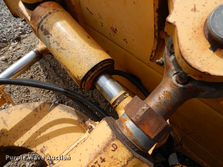 image for item DJ0437 2005 John Deere 650J LT  dozer