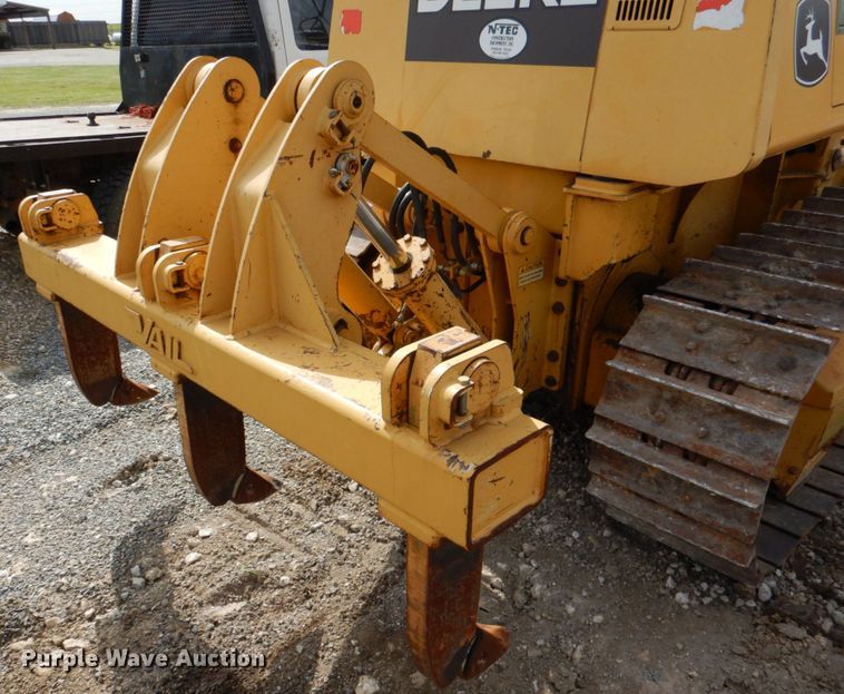 image for item DJ0437 2005 John Deere 650J LT  dozer