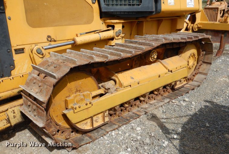 image for item DJ0437 2005 John Deere 650J LT  dozer