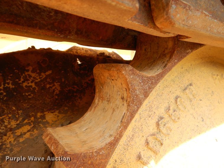 image for item DJ0437 2005 John Deere 650J LT  dozer